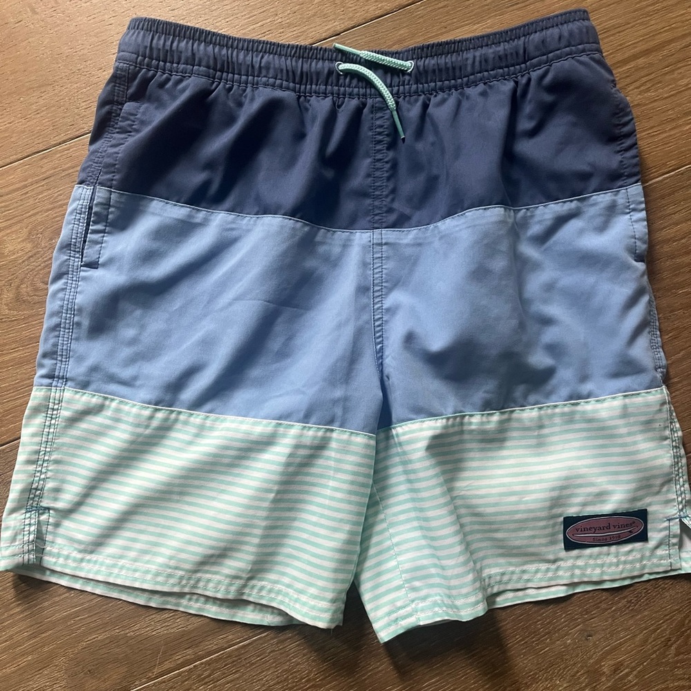 Vineyard vines, boys, chappy swim trunks